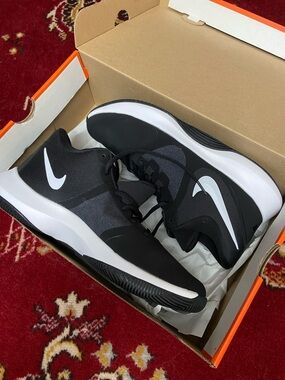 Nike Men’s Black and White Training/Basketball Sneakers Air Precision II NBK